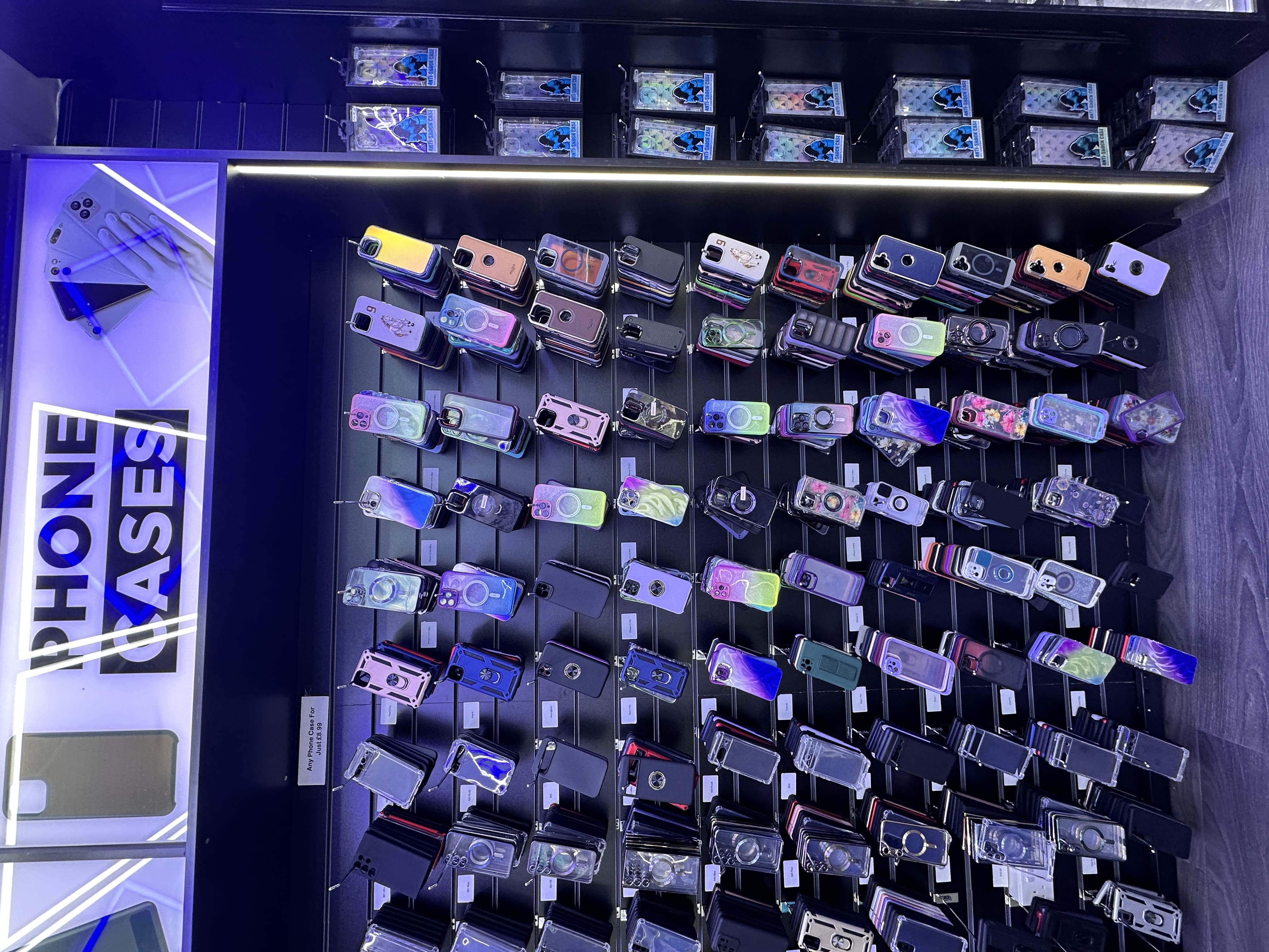 Phone repair shop image
